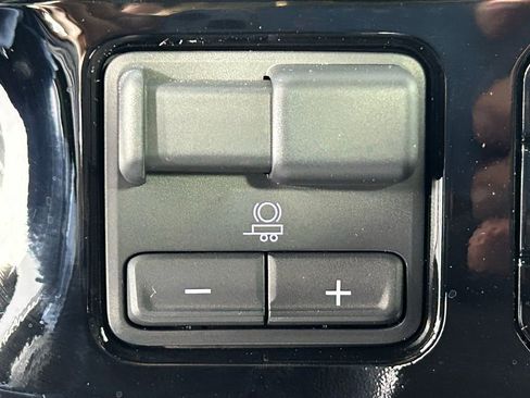 Used 2024 Chevrolet Silverado 2500 High Country w/ High Country Premium Package image 25