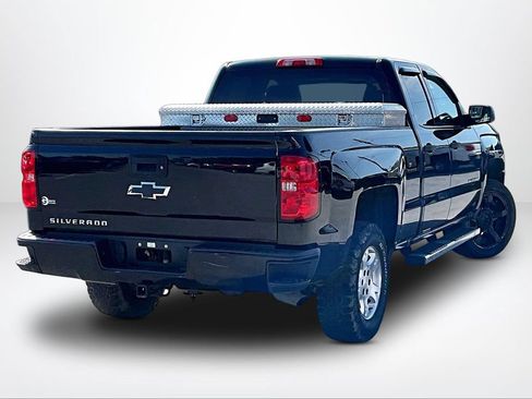 Used 2018 Chevrolet Silverado 1500 Custom w/ Custom Convenience Package AWD/4WD image 3
