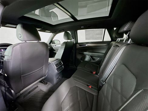 New 2025 Volkswagen Atlas Cross Sport SE image 4