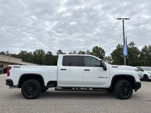Used 2026 Chevrolet Silverado 2500 LTZ w/ Trail Boss Package AWD/4WD image 5
