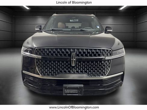 New 2025 Lincoln Navigator L Reserve image 9