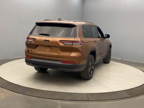 New 2026 Jeep Grand Cherokee L Limited AWD/4WD image 4