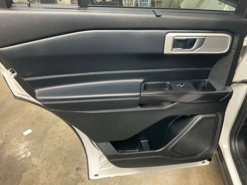 Used 2020 Ford Explorer Limited AWD/4WD image 12