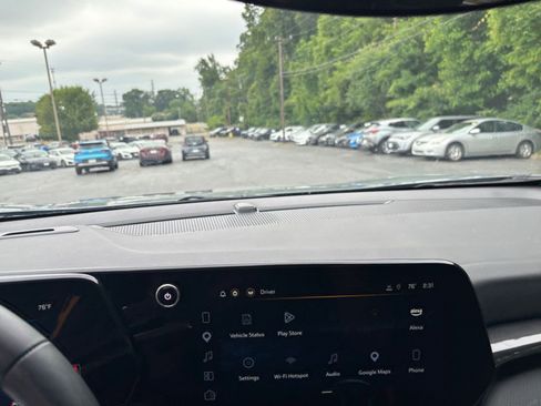 Used 2025 Chevrolet Equinox LT FWD image 17