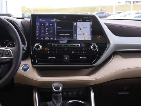Used 2021 Toyota Highlander Platinum image 26