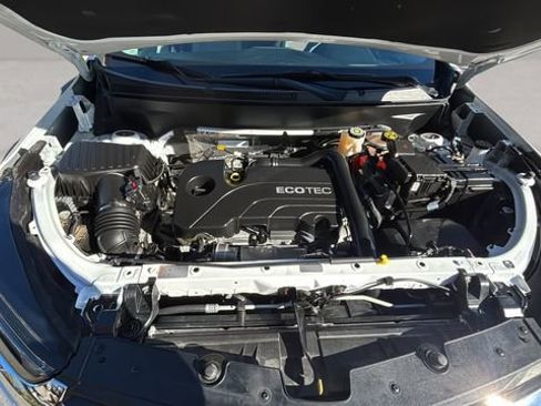Used 2022 Chevrolet Equinox LT image 32