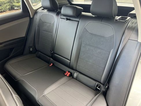 Certified 2022 Volkswagen Taos SE w/ Driver Assistance Package image 24