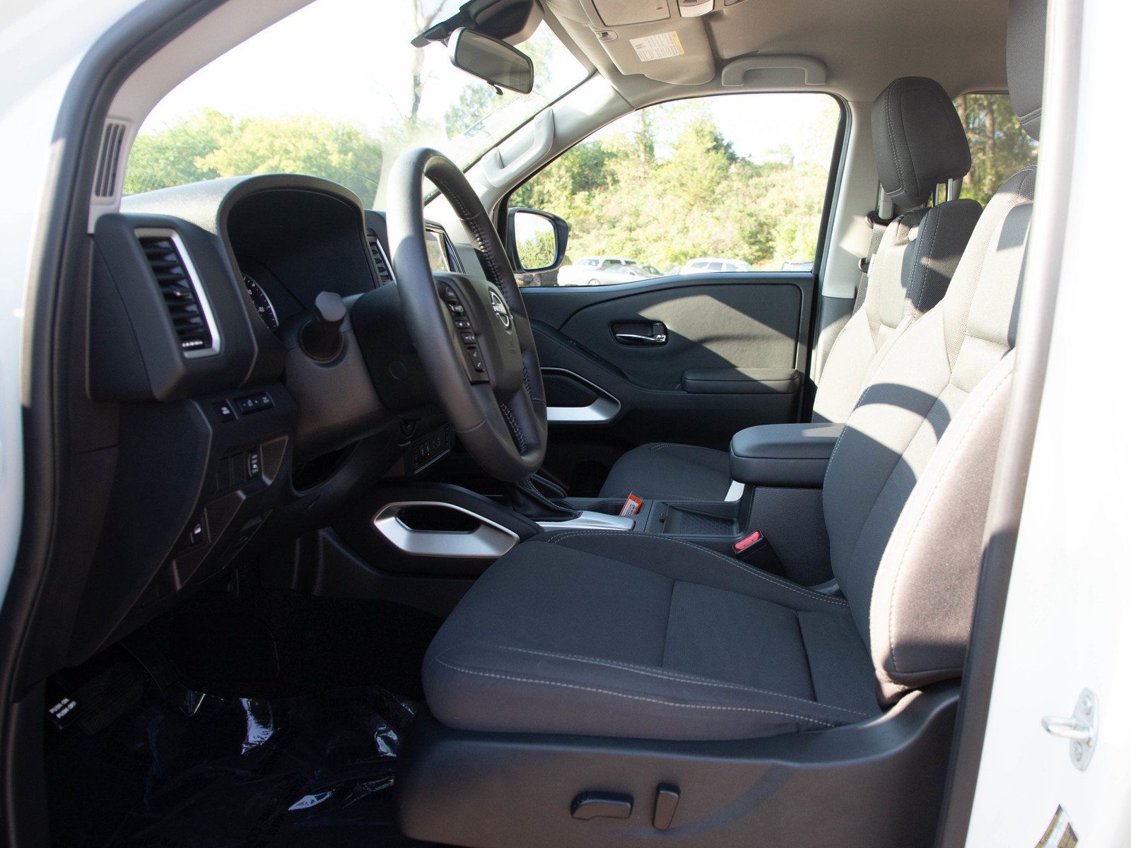 Used 2024 Nissan Frontier SV w/ SV Convenience Package AWD/4WD image 23