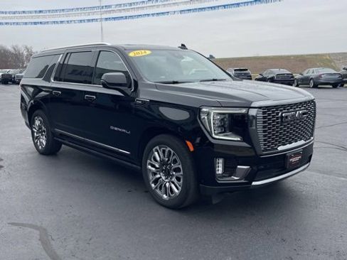 Used 2024 GMC Yukon XL Denali Ultimate image 9