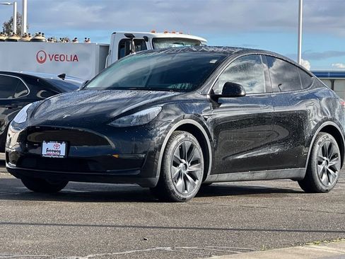 Used 2024 Tesla Model Y Long Range image 10