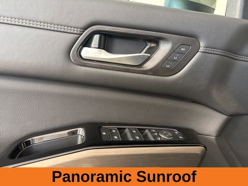 Used 2025 Nissan Pathfinder Platinum w/ Cargo Package AWD/4WD image 9