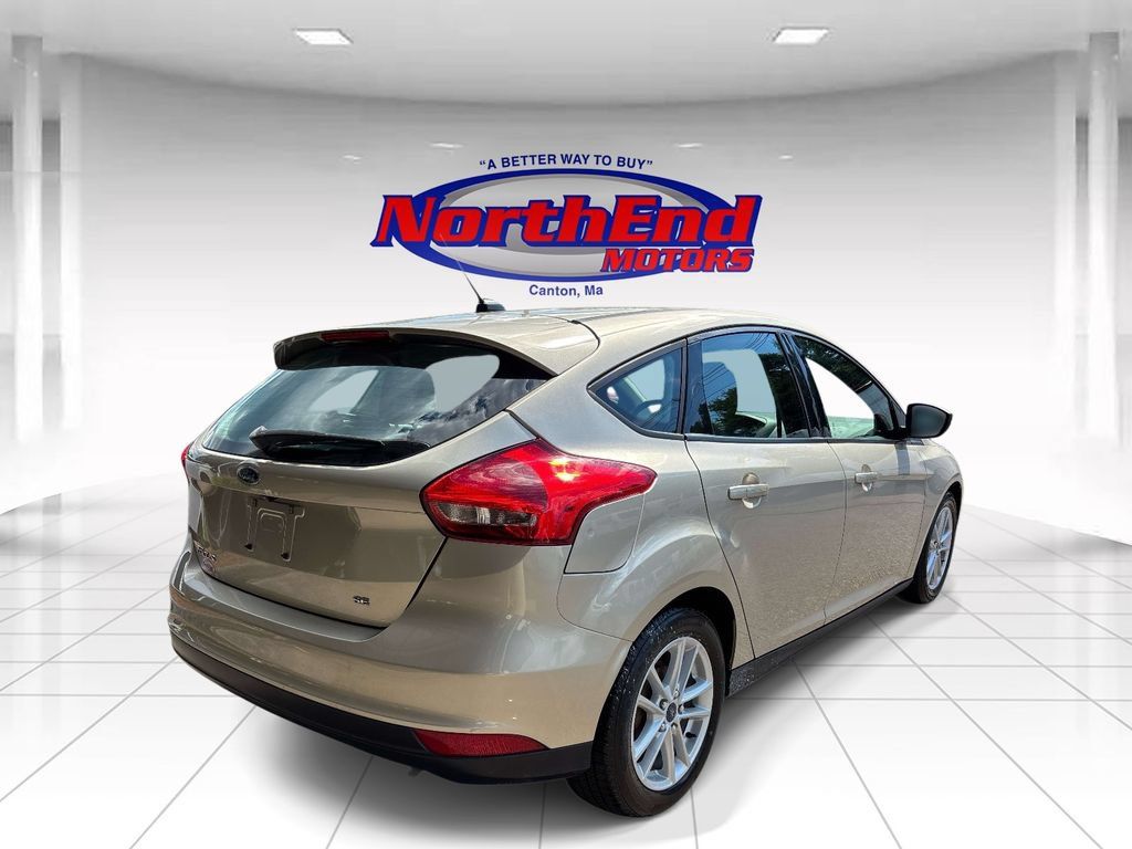 Used 2017 Ford Focus SE FWD image 3