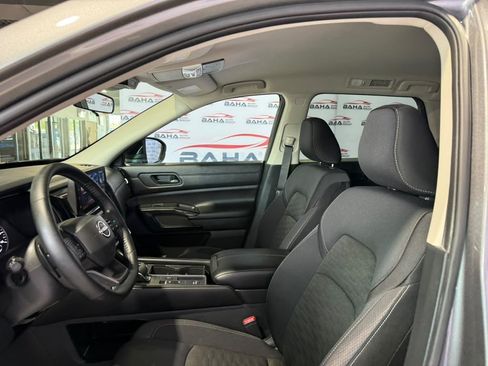 Used 2026 Nissan Pathfinder SV FWD image 32