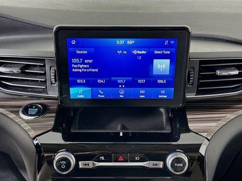 Used 2021 Ford Explorer Limited image 21