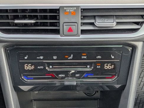 New 2026 Volkswagen Taos SE image 22