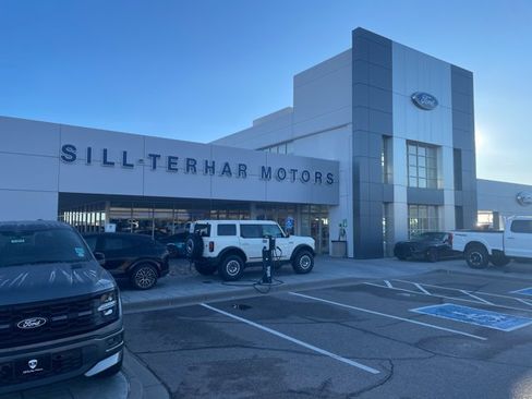 Used 2022 Ford Explorer Limited AWD/4WD image 4