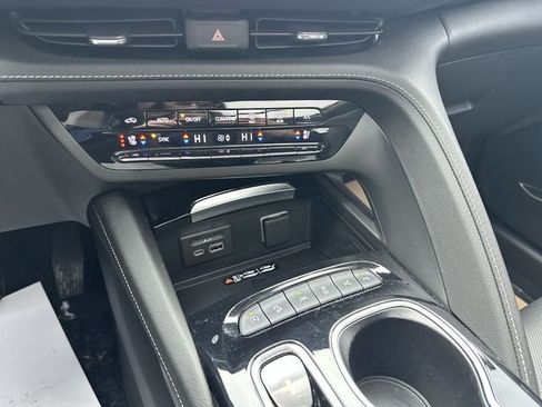Used 2023 Buick Envision Avenir AWD/4WD image 19