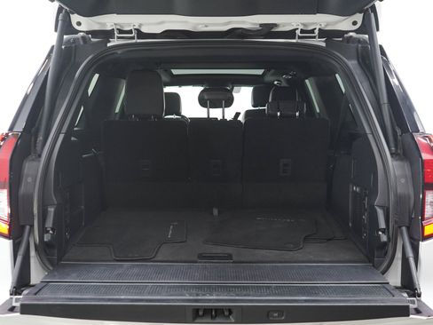 Used 2025 Ford Expedition Max Platinum w/ Stealth Appearance Package AWD/4WD image 18