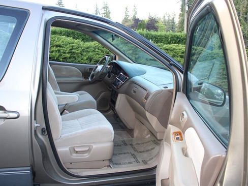 Used 1999 Toyota Sienna CE FWD image 13
