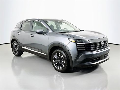 Used 2025 Nissan Kicks SV image 11