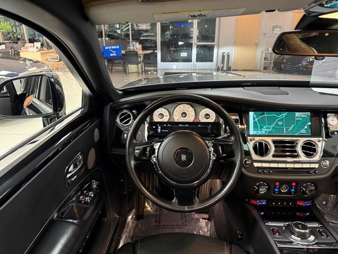 Used 2016 Rolls-Royce Ghost RWD image 12