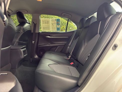 Used 2024 Toyota Camry SE FWD image 18