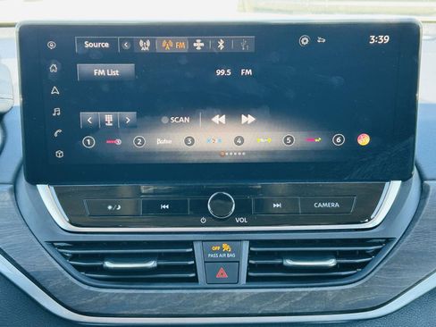 Used 2023 Nissan Altima 2.5 SV w/ SV Premium Package AWD/4WD image 21