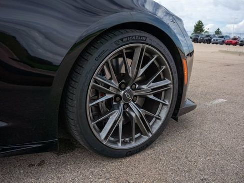 Used 2022 Chevrolet Camaro ZL1 RWD image 9