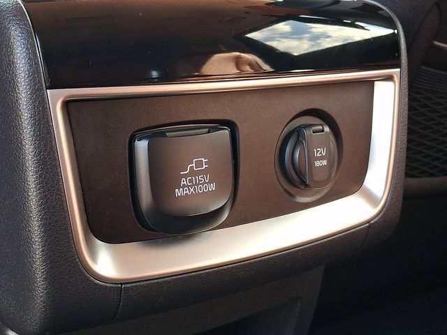 Used 2023 Kia Carnival SX FWD image 13