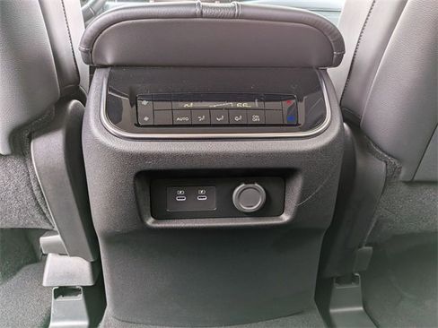 New 2025 Nissan Armada SV image 26