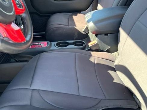 Used 2018 Jeep Wrangler Unlimited Sport S AWD/4WD image 13