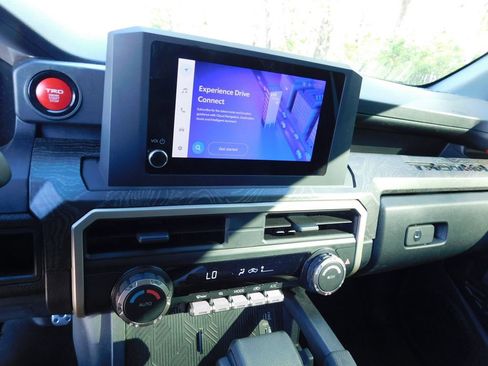 Used 2024 Toyota Tacoma TRD Sport image 9