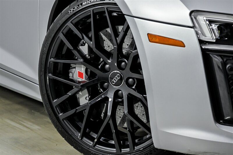 Used 2018 Audi R8 V10 plus AWD/4WD image 3