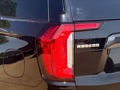 Used 2023 GMC Yukon Denali Ultimate w/ LPO, Floor Liner Package AWD/4WD image 29
