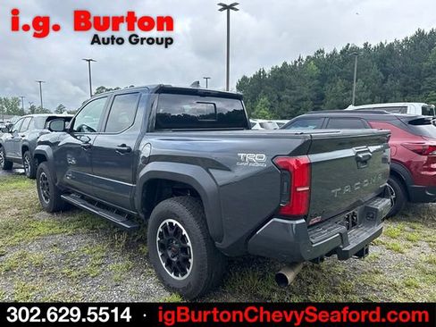 Used 2025 Toyota Tacoma TRD Off-Road w/ TRD Off Road Premium Package AWD/4WD image 4