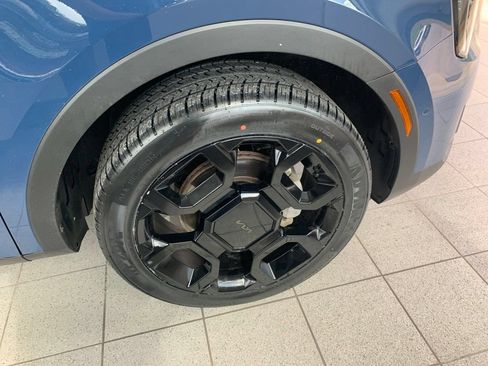 Used 2025 Kia Sorento SX AWD/4WD image 23