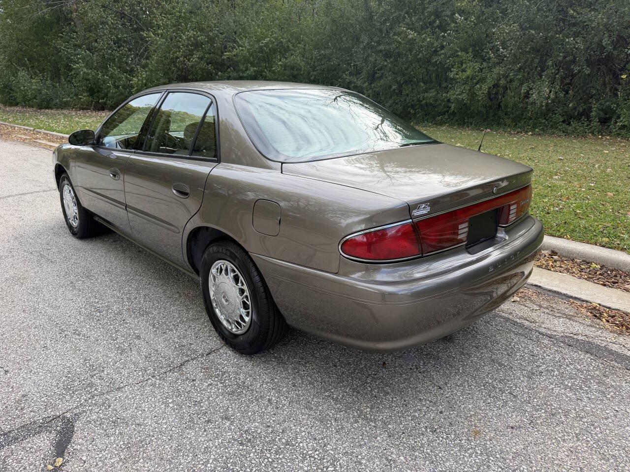 Used 2003 Buick Century Custom FWD image 3