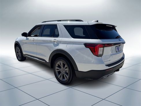 New 2025 Ford Explorer Active w/ Active Comfort Package image 4