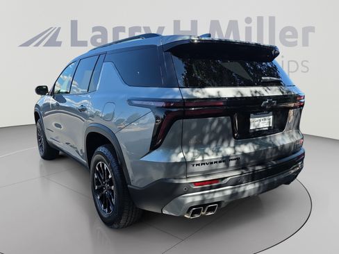 Used 2024 Chevrolet Traverse Z71 w/ Enhanced Driving Package AWD/4WD image 3