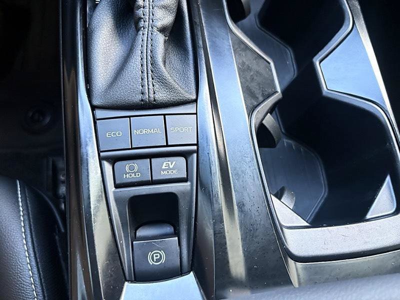Used 2026 Toyota Camry SE FWD image 25