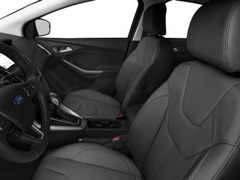 Used 2016 Ford Focus Titanium w/ Exterior Protection Package image 8