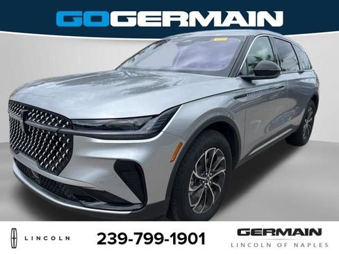 Used 2025 Lincoln Nautilus Premier AWD/4WD image 1