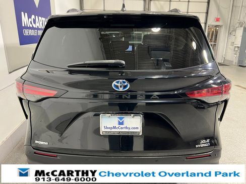 Used 2021 Toyota Sienna XLE w/ XLE Plus Package image 6