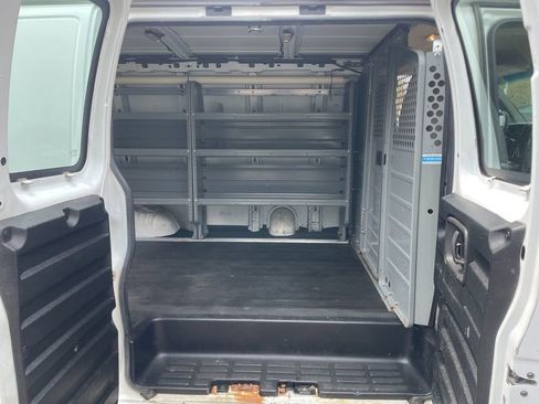 Used 2015 Chevrolet Express 2500 w/ Chrome Appearance Package RWD image 23