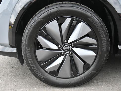 Used 2024 Nissan Ariya AWD image 12