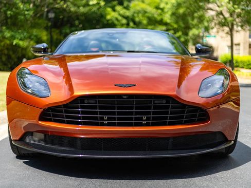 Used 2021 Aston Martin DB11 Volante RWD image 20