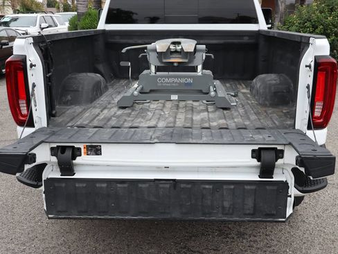 Used 2022 GMC Sierra 2500 AT4 w/ AT4 Premium Plus Package AWD/4WD image 8