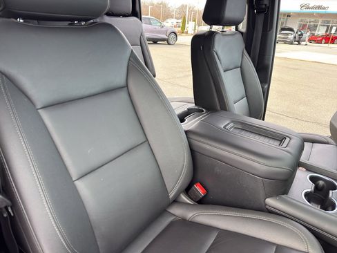 Used 2024 Chevrolet Suburban LT image 34