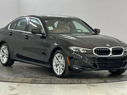 Used 2025 BMW 330i Sedan w/ Convenience Package image 9