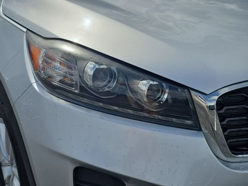 Used 2019 Kia Sorento FWD w/ LX Convenience Package image 7